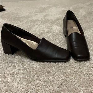 Women’s brown pumps size 12